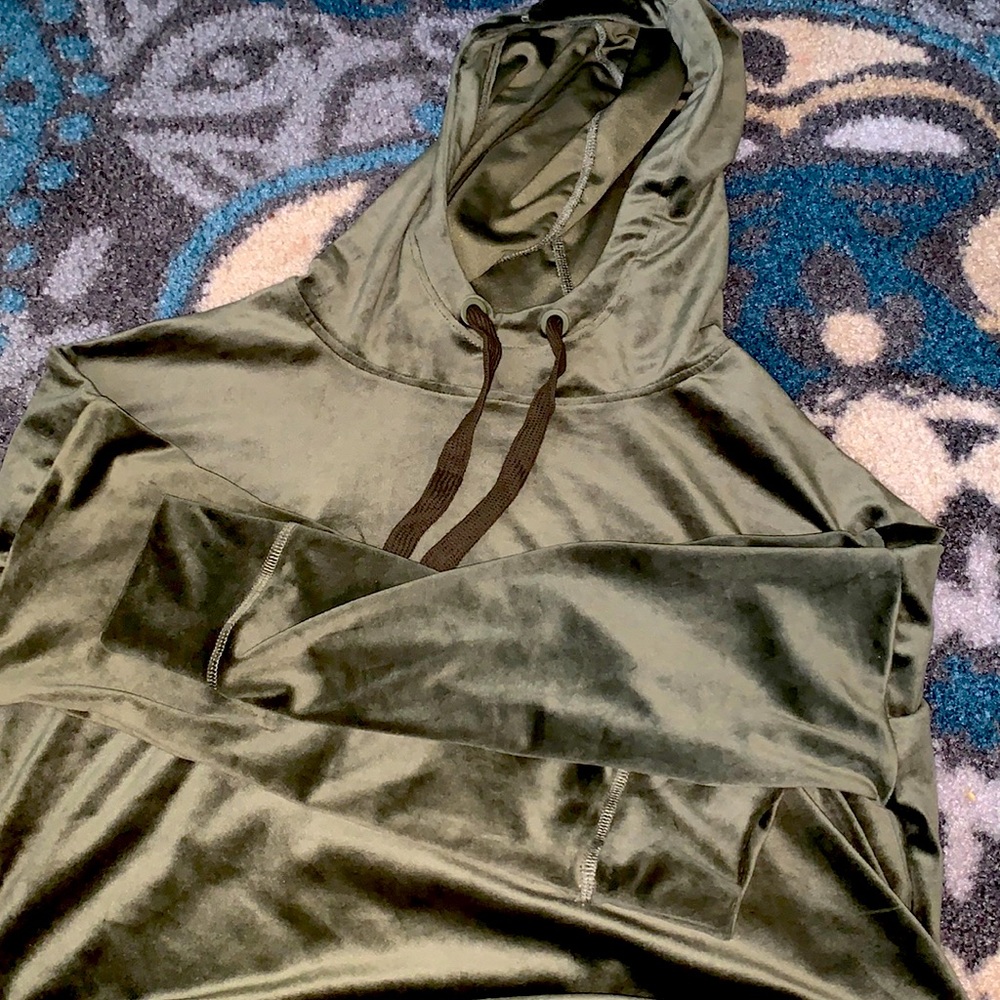 XL velvet hoodie